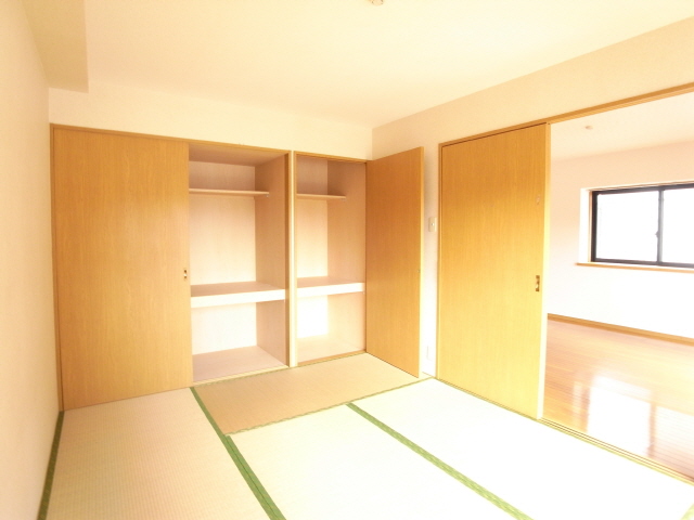 Other room space. Japanese-style room 6 quires Closet Compartment