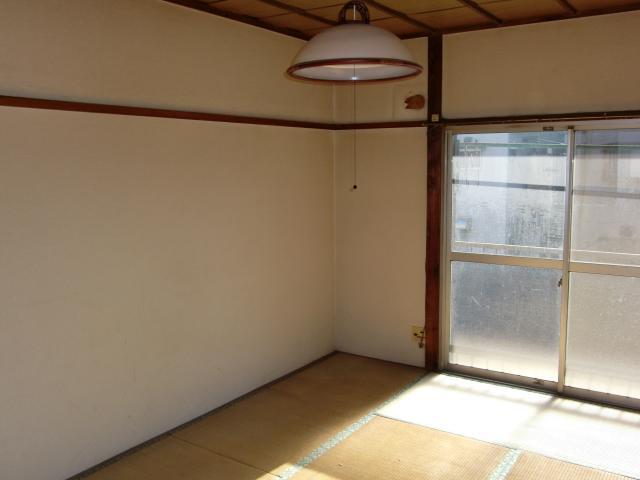 Living and room. 6 Pledge Japanese-style room