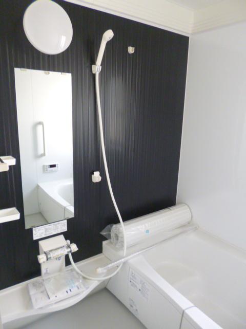 Same specifications photo (bathroom). Example of construction. With bathroom dryer. 
