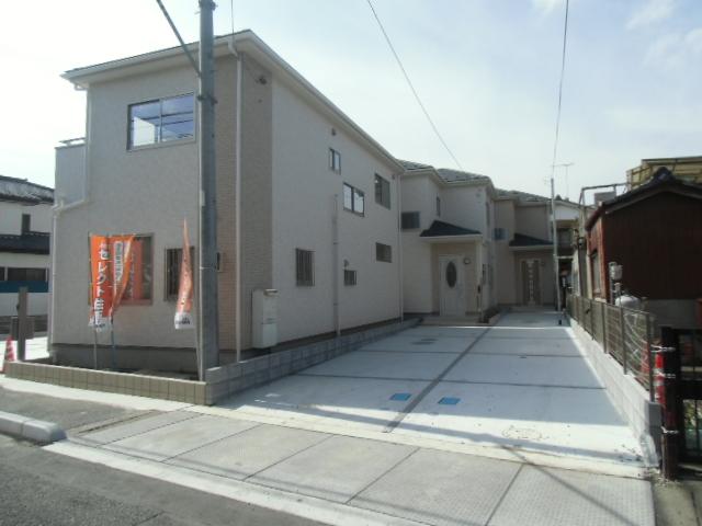 Local photos, including front road. Local (10 May 2013) Shooting