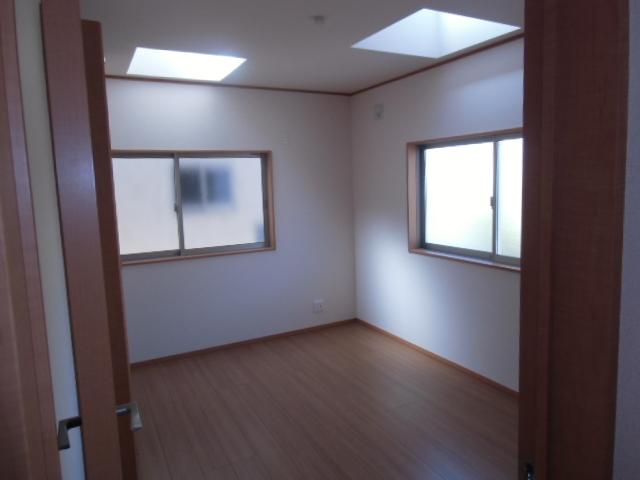 Non-living room. Indoor (10 May 2013) Shooting