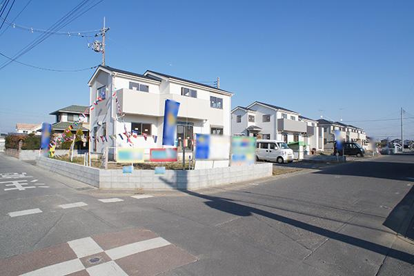 Local photos, including front road. Local (12 May 2013) Shooting