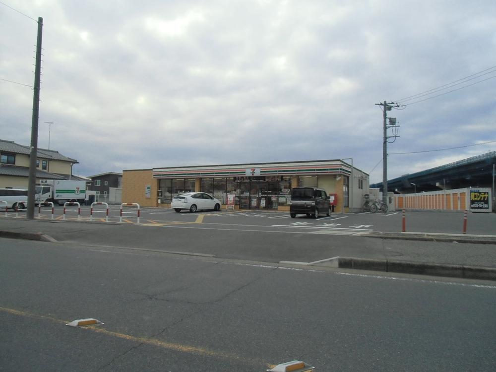 Convenience store. 631m to Seven-Eleven Satte Midoridai shop