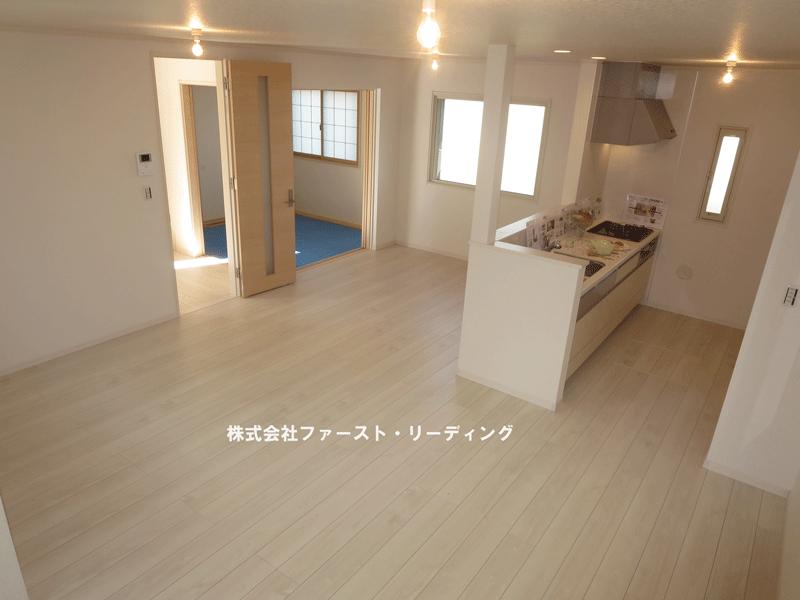 Living.  [1 Building] 19.4 Pledge LDK Resin in the window "Inpurasu" loading Sound insulation ・ Thermal insulation ・ Thermal barrier effect You can reduce condensation! (December 15, 2013) Shooting