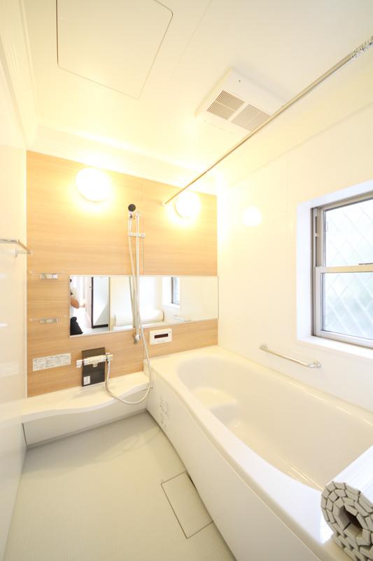 Bathroom. Local (July 2013) Shooting