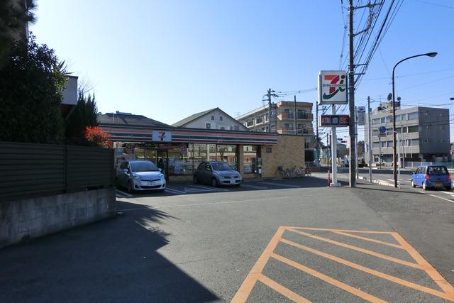 Convenience store. Seven-Eleven Sayama until Higashimitsugi 370m