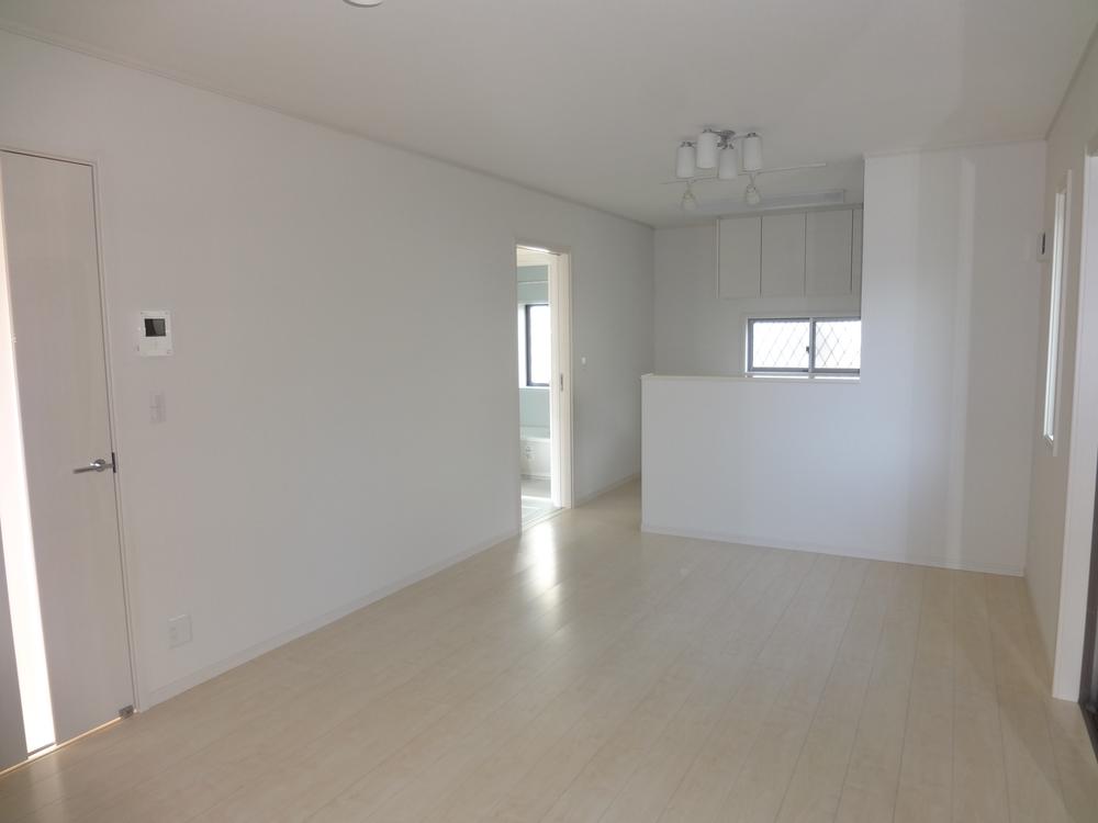 Same specifications photos (living). Same specifications