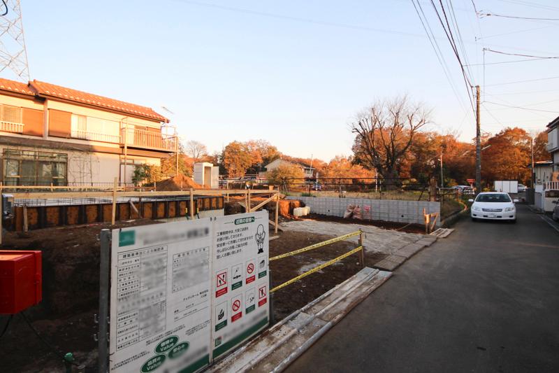 Local photos, including front road. Local (12 May 2013) Shooting