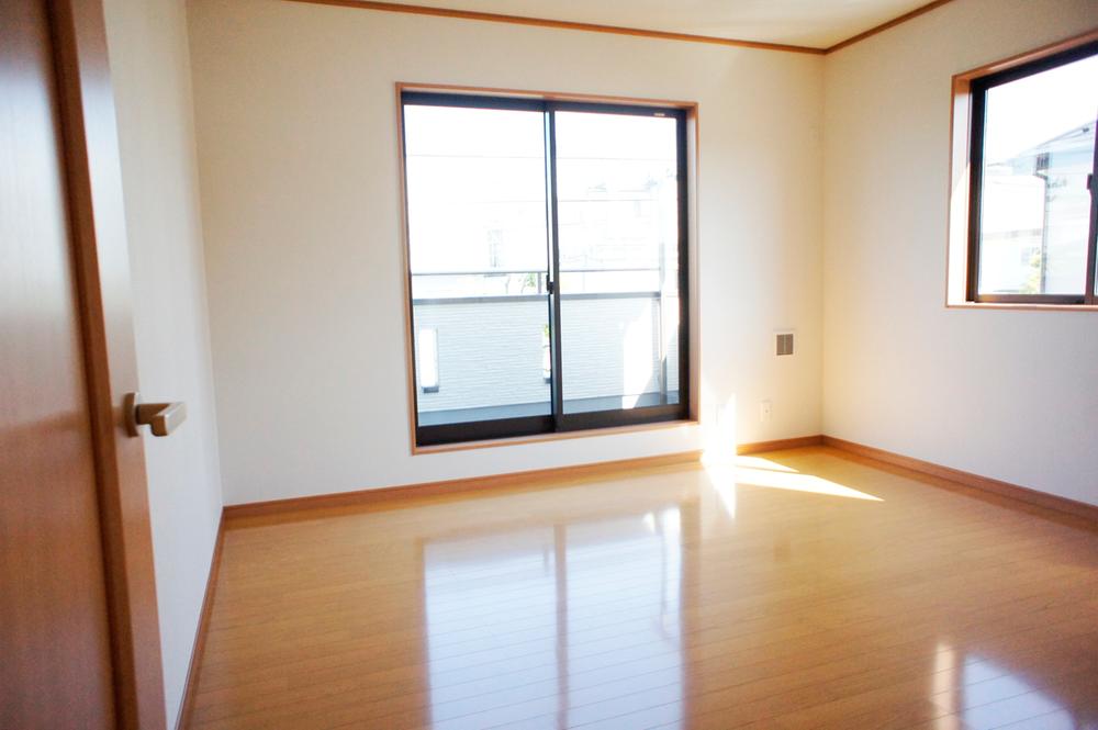 Other introspection. Indoor (July 2013) Shooting