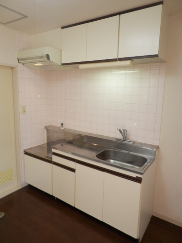 Kitchen. Gas stove is can be installed kitchen.