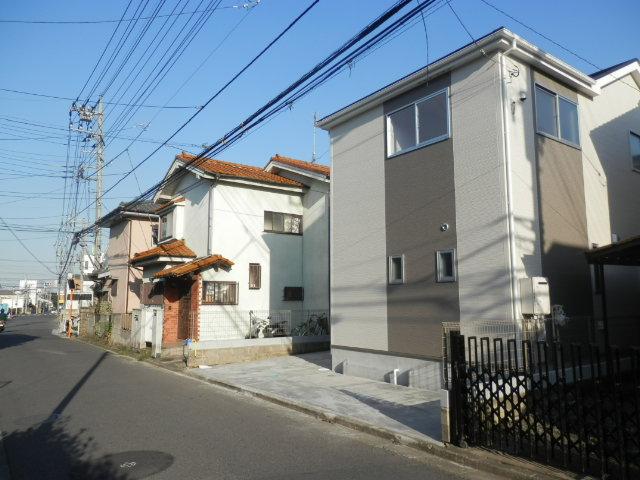 Local photos, including front road. Local (September 2013) Shooting