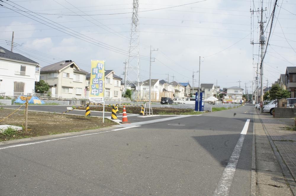 Local photos, including front road. Local (July 2013) Shooting