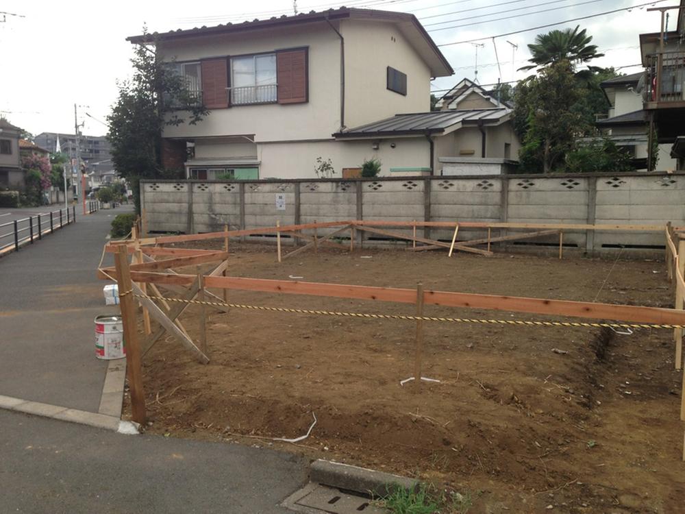 Local photos, including front road. Local (September 2013) Shooting