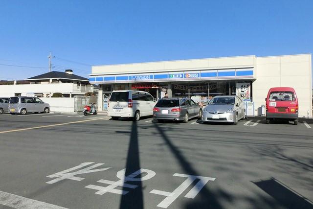 Convenience store. 470m until Lawson Sayama Fujimi 2-chome