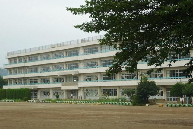 Primary school. Fujimi until elementary school 870m