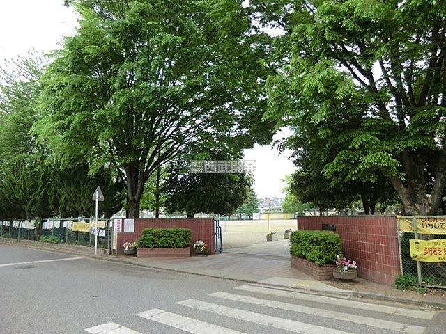 Primary school. Until Hirose Elementary School 500m