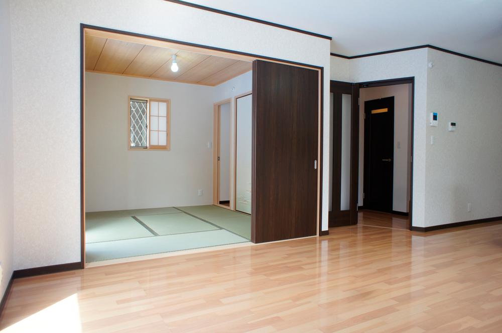 Living. Japanese-style room from the bright living room