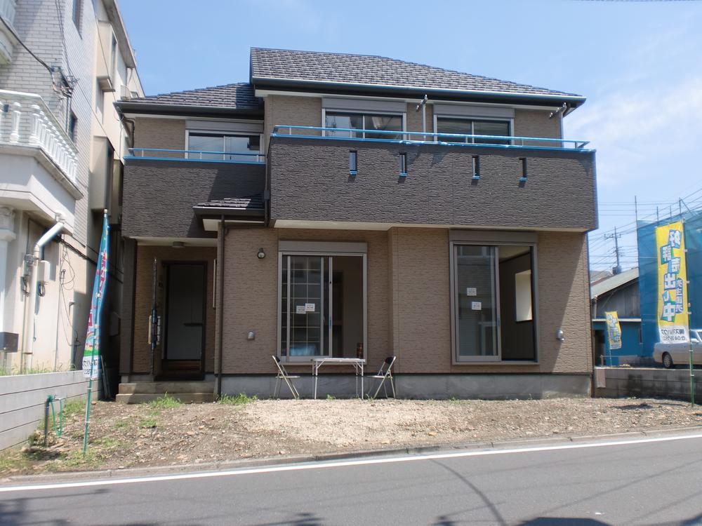 Local photos, including front road. Local (September 2013) Shooting