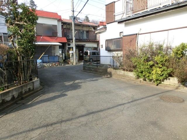 Local photos, including front road. Sayama Sasai 2-chome, southwest side of the front road