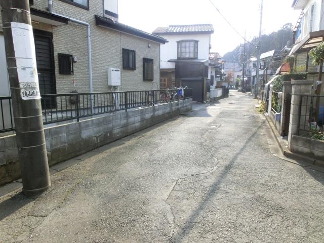 Local photos, including front road. Sayama Sasai 2-chome, southwest side of the front road