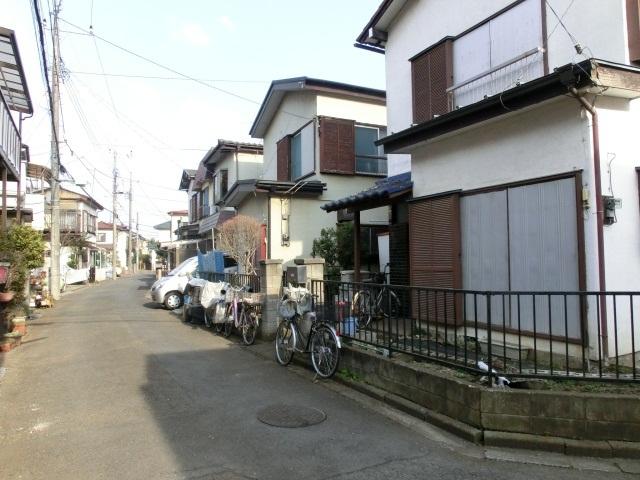 Local photos, including front road. Sayama Sasai 2-chome, northwest side of the front road