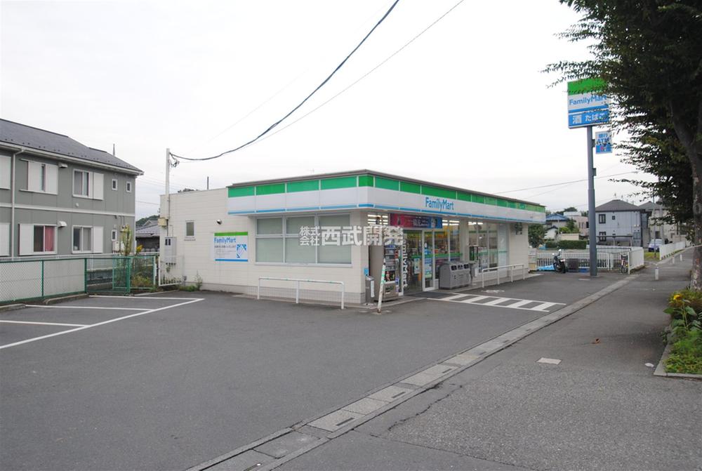 Convenience store. 1100m to FamilyMart