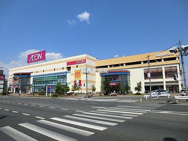 Shopping centre. 2500m until the ion Sayama shop