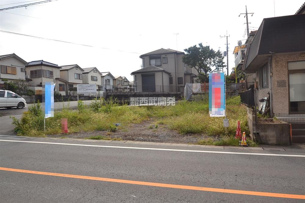 Local photos, including front road. Local (10 May 2013) Shooting