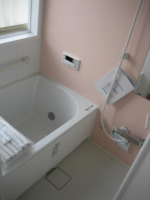 Bath. Add-fired with function ・ Bathtub new ・ The window in the bathroom