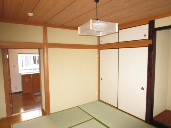 Non-living room. Ikai Japanese-style room is 6 Pledge
