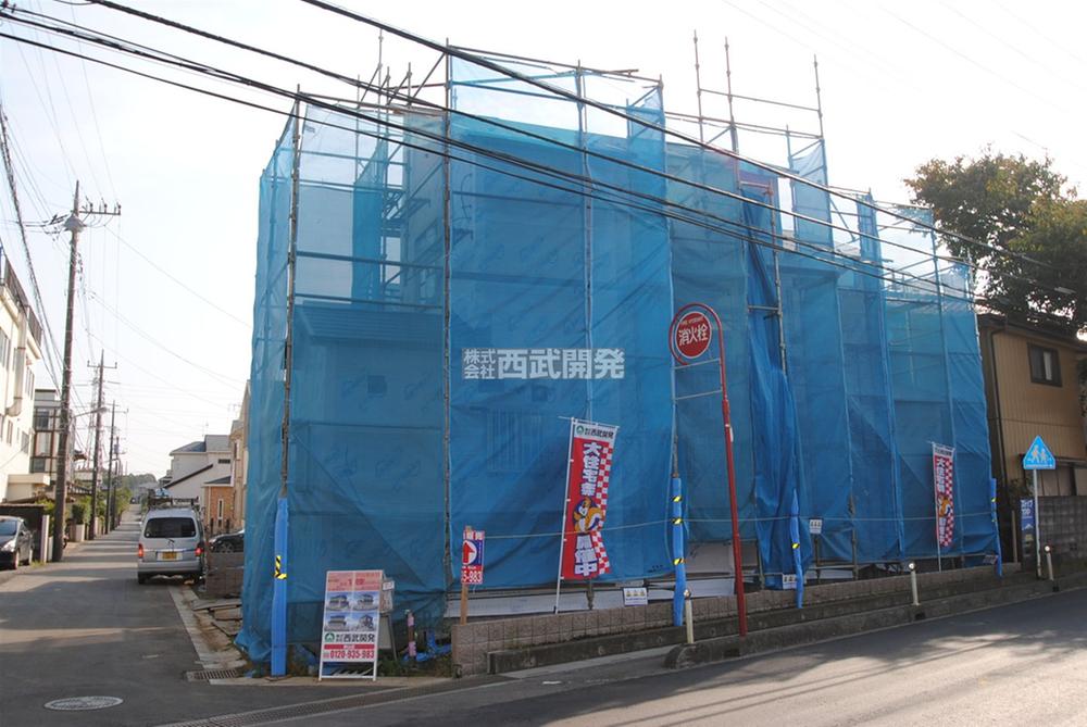 Local photos, including front road. Local (10 May 2013) Shooting