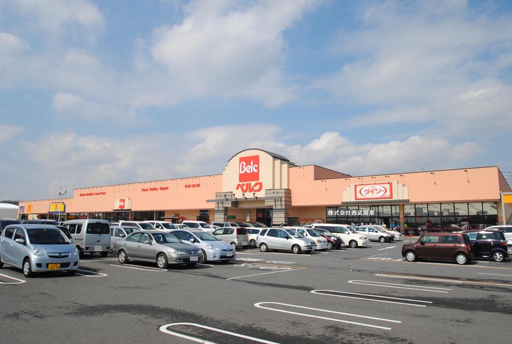 Shopping centre. 1200m to Vesta Sayama