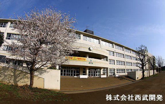 Junior high school. Iruma to field junior high school 880m