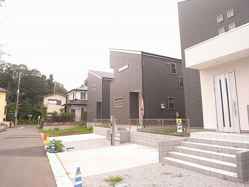 Local photos, including front road. Local (June 2013) Shooting