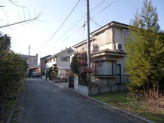 Local photos, including front road. Frontal road