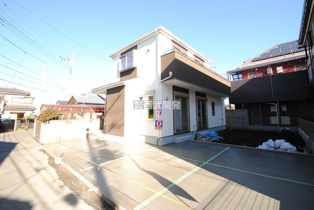 Local appearance photo. Local (12 May 2013) Shooting