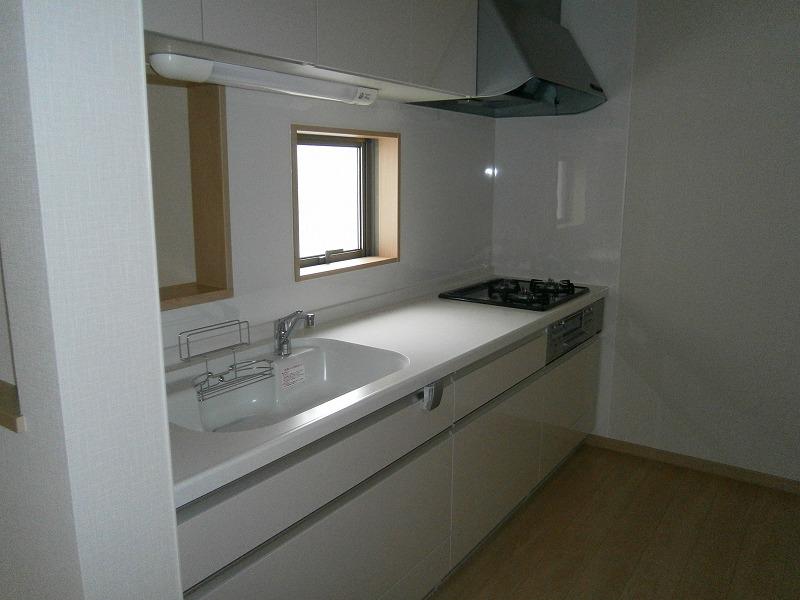 Kitchen. Local (October 10, 2013) Shooting