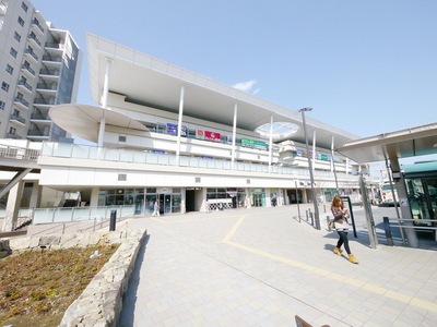 Shopping centre. Sayama Station West entrance 1000m to the shopping mall (shopping center)
