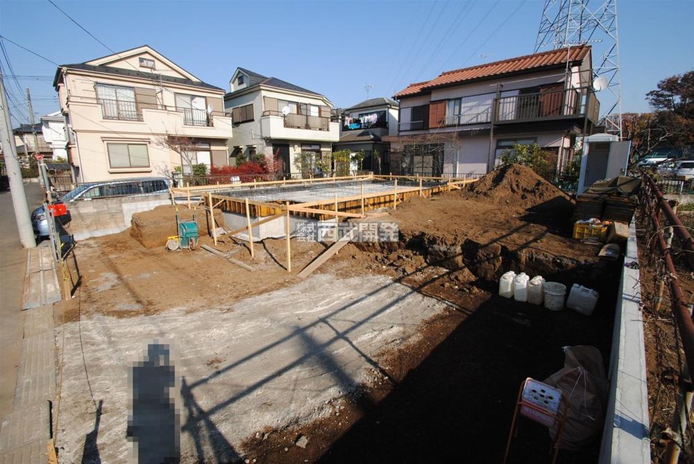 Local photos, including front road. Local (12 May 2013) Shooting