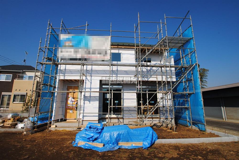 Local appearance photo. Local (12 May 2013) Shooting