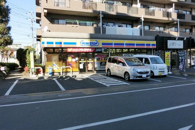 Convenience store. MINISTOP until Shin Sayama shop 400m