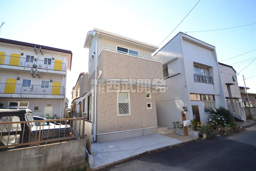 Local appearance photo. Local (11 May 2013) Shooting