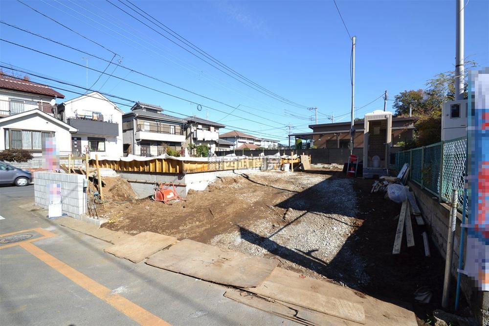 Local photos, including front road. Local (11 May 2013) Shooting