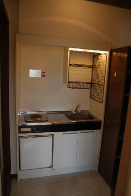 Kitchen. A small kitchen ・ With electric stove!