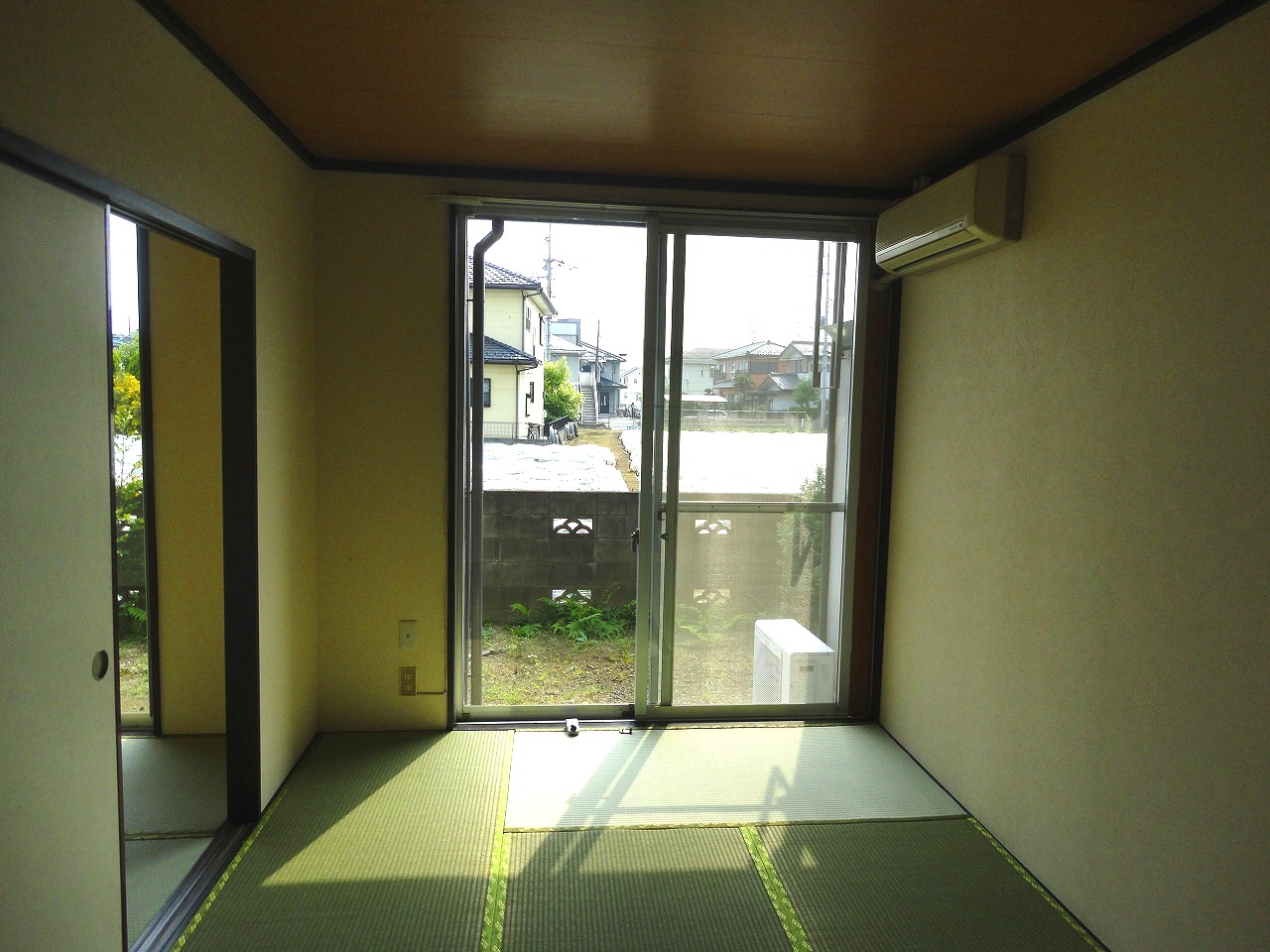 Living and room. Japanese-style room 6 quires