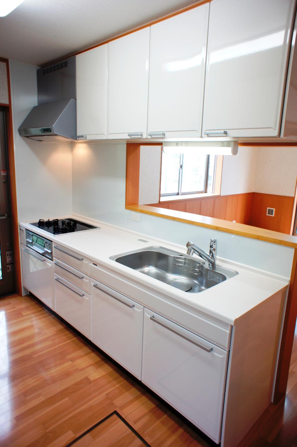 Compartment view + building plan example. Building plan example, Land price 18,550,000 yen, Land area 150 sq m , Building price 13,950,000 yen, Building area 102.68 sq m same specification construction cases Bright and clean enamel-made system kitchen is clean breeze! 