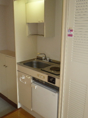 Kitchen. A small kitchen ・ With electric stove!