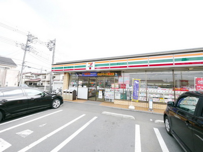 Convenience store. Seven-Eleven (convenience store) up to 100m