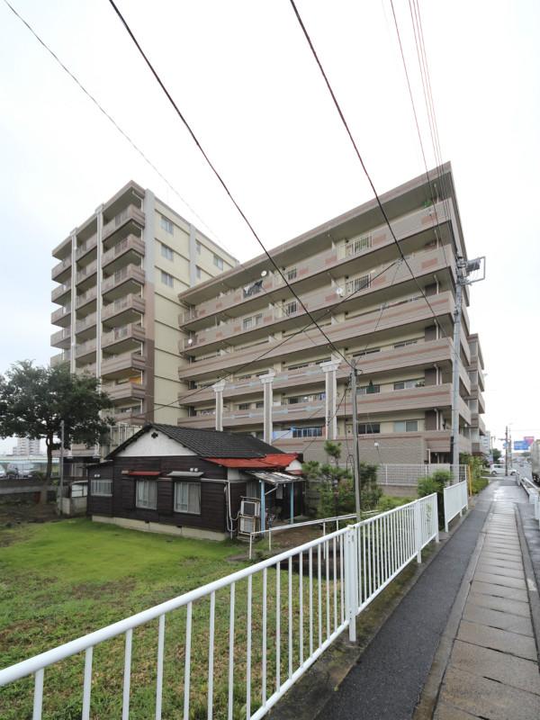 Local appearance photo. Beautiful state is also the appearance of the tiled Built 2006 (2013 August shooting)