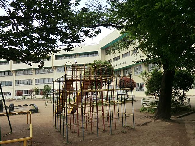 Primary school. 410m to Sayama Tateyama King Elementary School